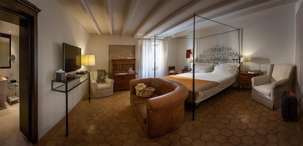 Relais & Chateaux Palazzo Seneca Норчія Екстер'єр фото